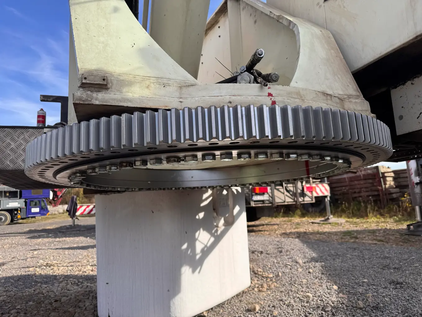 Slew ring replacement and telescoping cylinder seal replacement – Terex-Demag AC 80-2